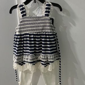 2T Girls navy & blue shirt & capri pants
